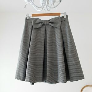 💫 Sale! 💫 Tristan flare b&w skirt with bow